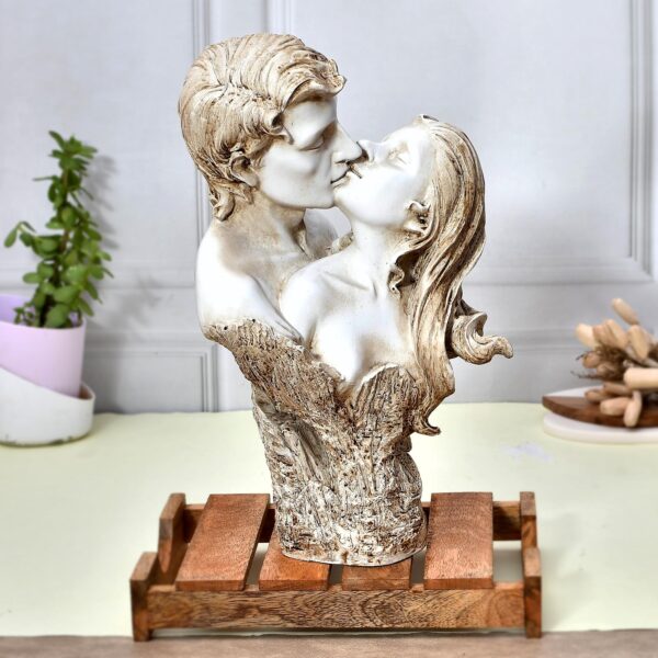 Romantic Love Couple Statue - Elegant Valentine’s Day Figurine Showpiece for Home Décor and Gift